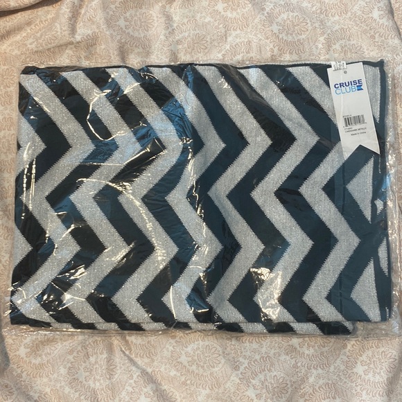 NWT in package Cruise Club cardishawl - Picture 3 of 6